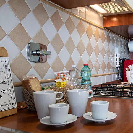 Turistico Leonardo - Rome, 20m In Treno -fiumicino Airport, 2m In Treno- Fiera, 2m In Treno Apartamento